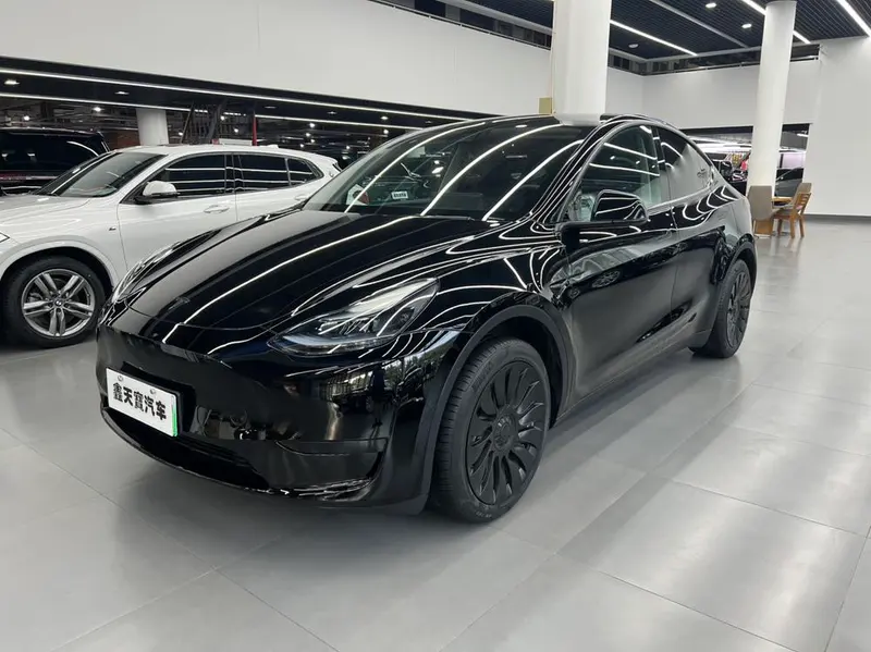 Tesla Model Y, 2022