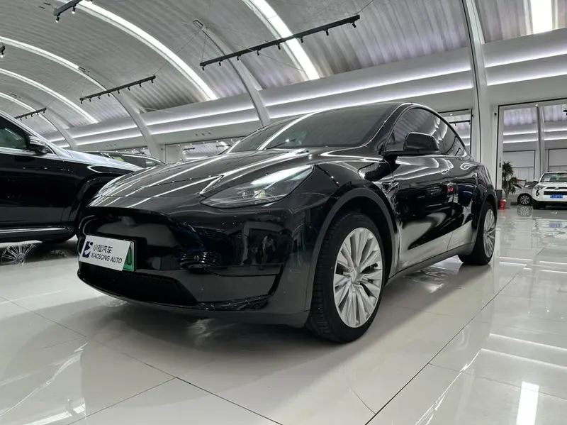 Tesla Model Y, 2022