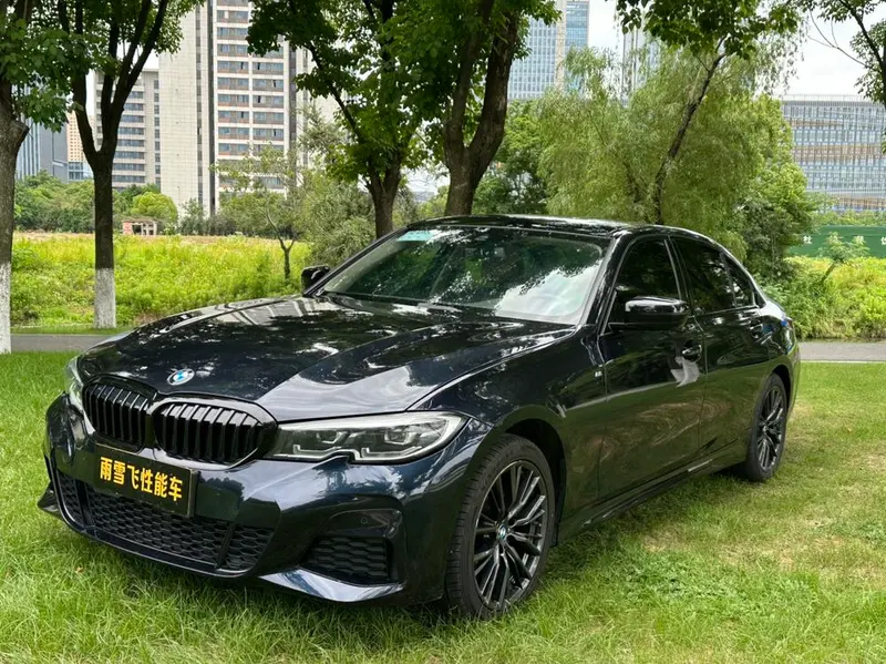 BMW 3-Series, 2022