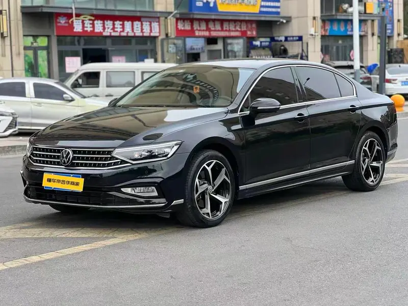 Volkswagen Magotan 200 Anniversary Edition 330TSI DSG Leading Version, 2023 — фото 1