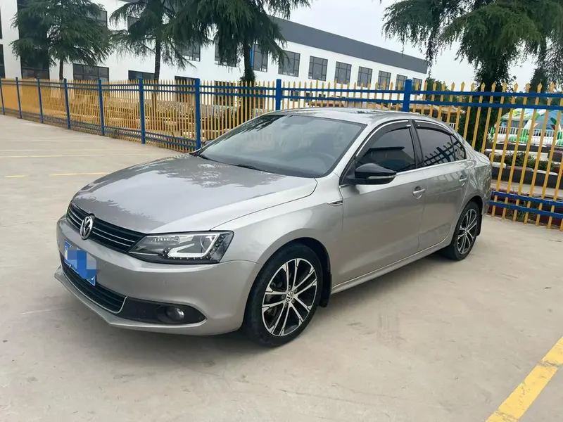 Volkswagen Sagitar, 2014