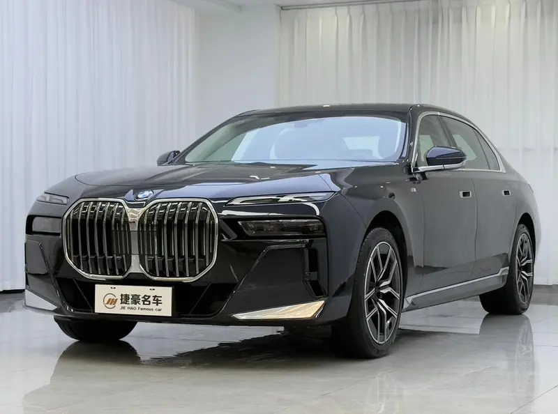 BMW 7-Series 735Li M Sport, 2023 — фото 1
