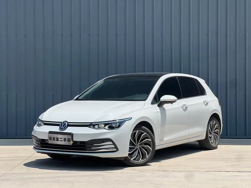 Volkswagen Golf, 2024