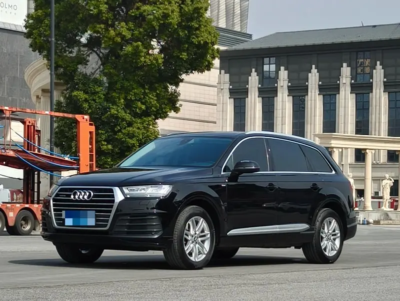 Audi Q7 40 TFSI Comfort Version, 2018 — фото 1