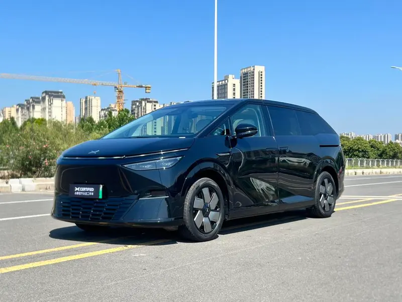 XPeng X9, 2024