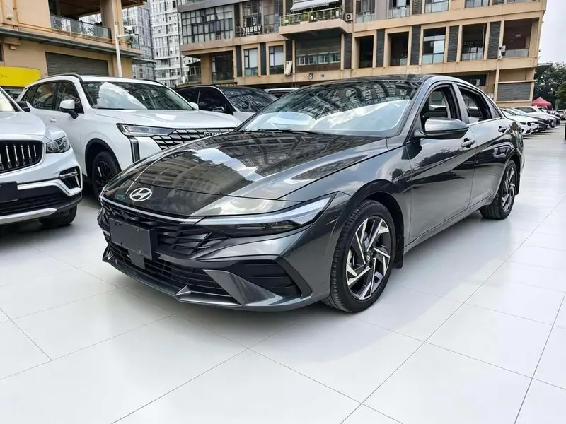 Hyundai Elantra, 2023