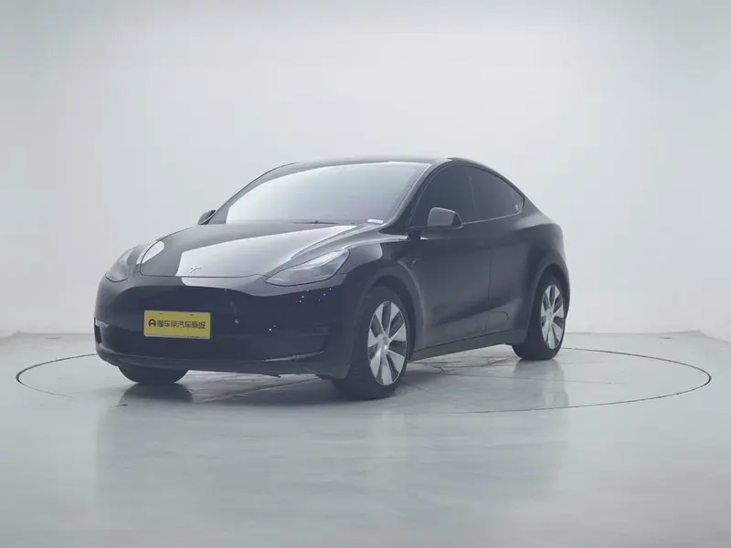 Tesla Model Y, 2022