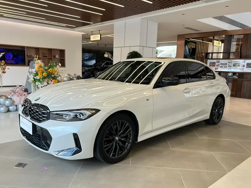 BMW 3-Series, 2023