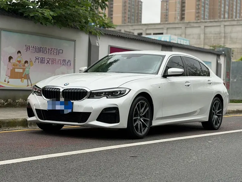 BMW 3-Series, 2022