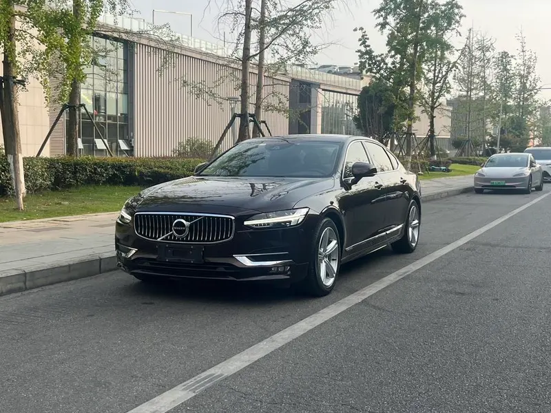 Volvo S90, 2020