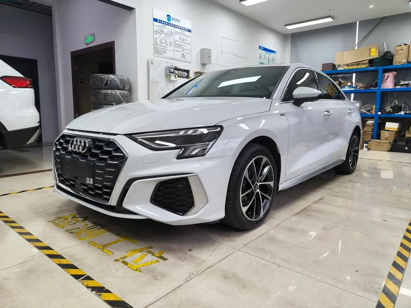 Audi A3 A3L Limousine 35 TFSI Sport Version, 2022 — фото 1