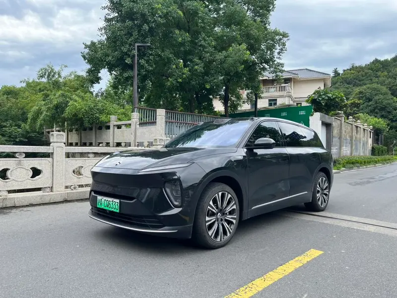 NIO ES8, 2023