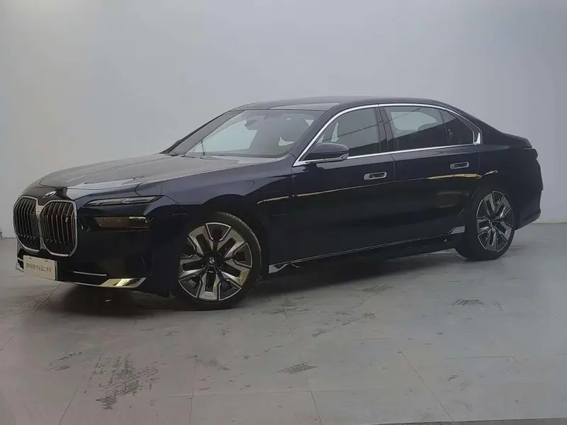 BMW i7 xDrive60L Luxury, 2023 — фото 1