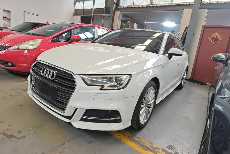 Audi A3 30 Version Sportback 35 TFSI Fashion Version, 2018 — фото 1