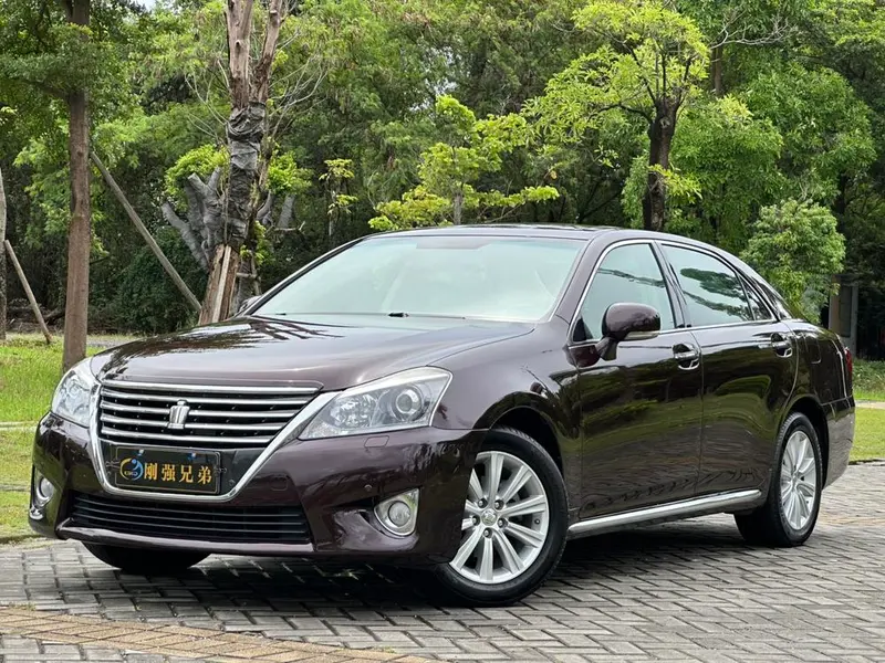 Toyota Crown 2.5L Royal Navigation Edition, 2012 — фото 1