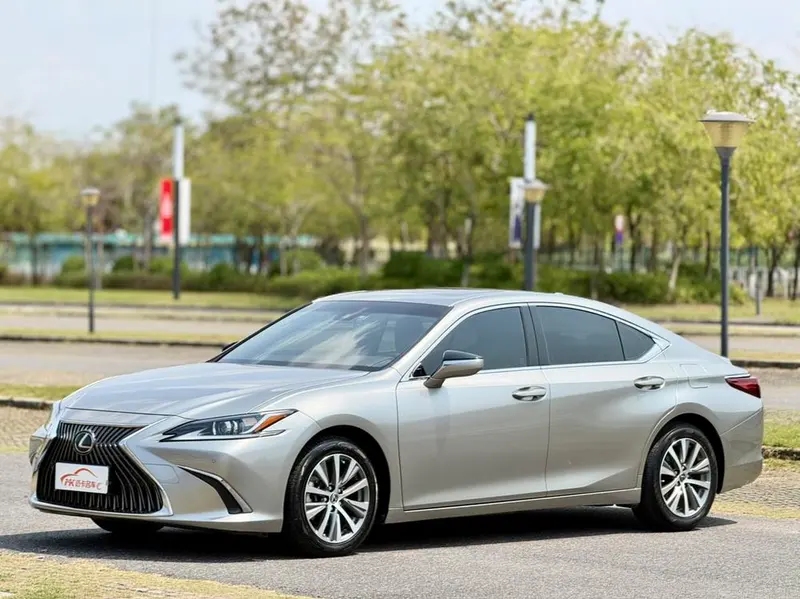 Lexus ES 200 Edition CN6, 2020 — фото 1