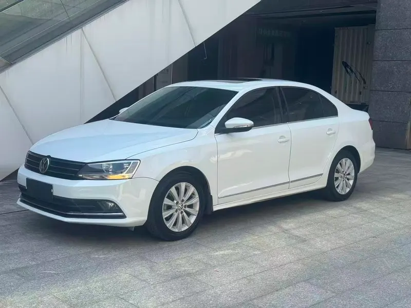 Volkswagen Sagitar, 2015