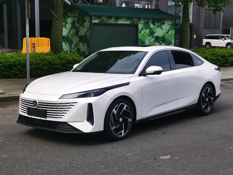 Changan Yida 1.5T GDI Auto Flagship Version, 2023 — фото 1