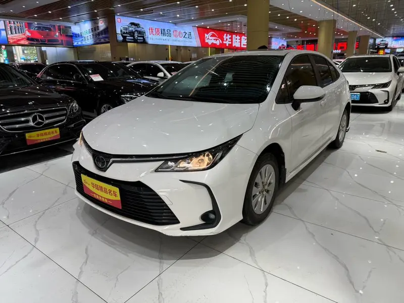 Toyota Corolla 1.2T S-CVT GL-i Luxury Edition, 2019 — фото 1