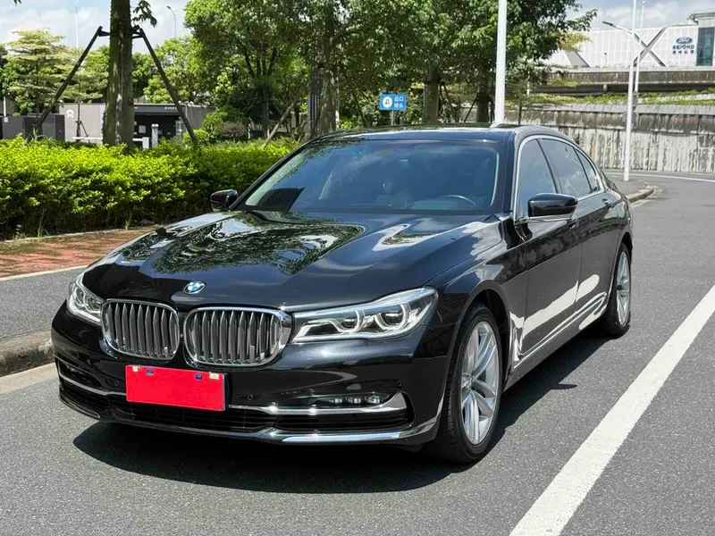 BMW 7-Series 730Li Prestige Version, 2018 — фото 1