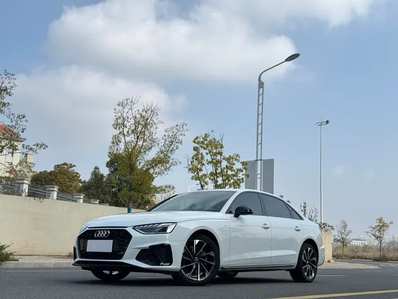 Audi A4L 40 TFSI Luxury Version, 2023 — фото 1