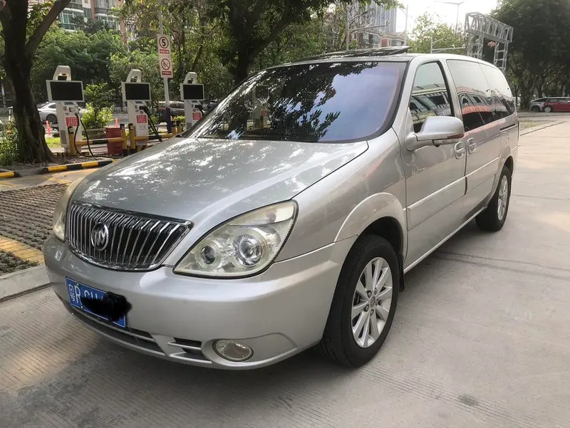 Buick GL8, 2013