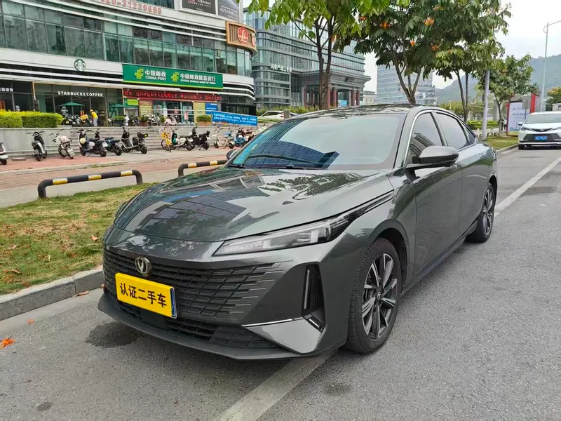 Changan Yida 1.5T GDI Auto Navigator Version, 2023 — фото 1