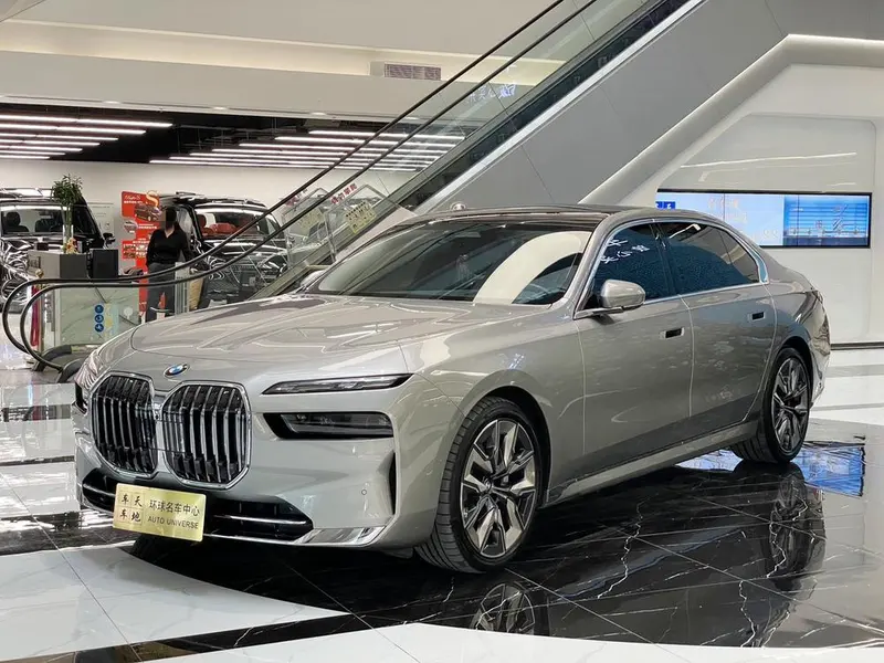 BMW 7-Series 740Li Leading Version Luxury, 2023 — фото 1