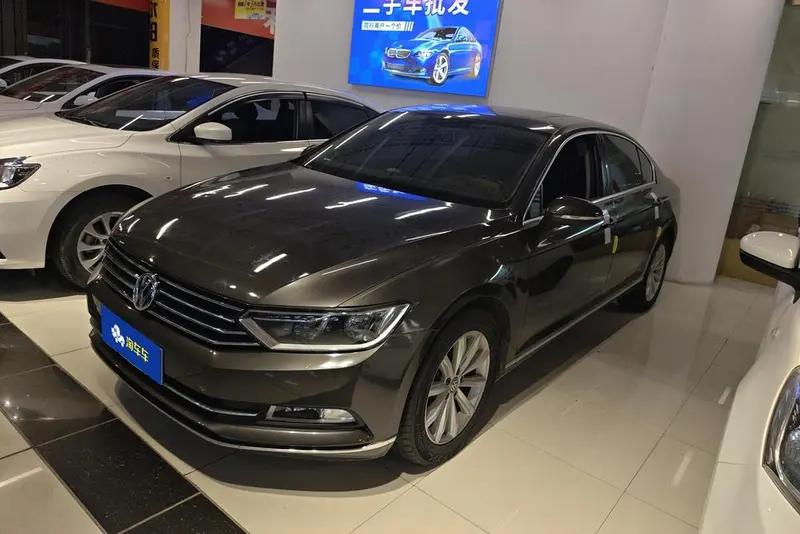 Volkswagen Magotan 330TSI DSG Leading Version, 2018 — фото 1