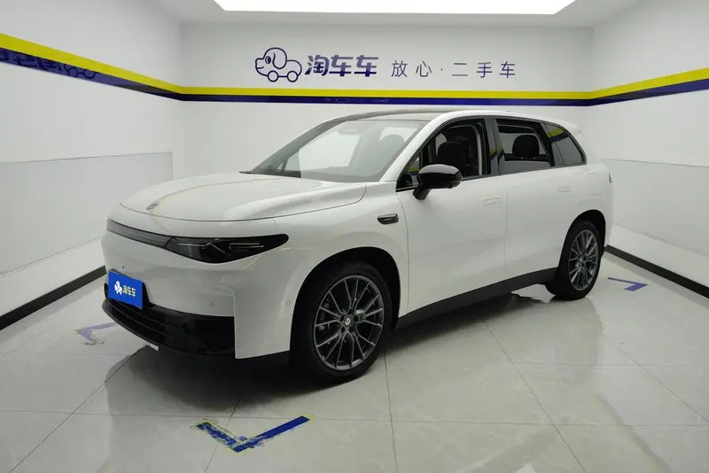 Leapmotor C10 EREV 210 Smart Edition, 2024 — фото 1