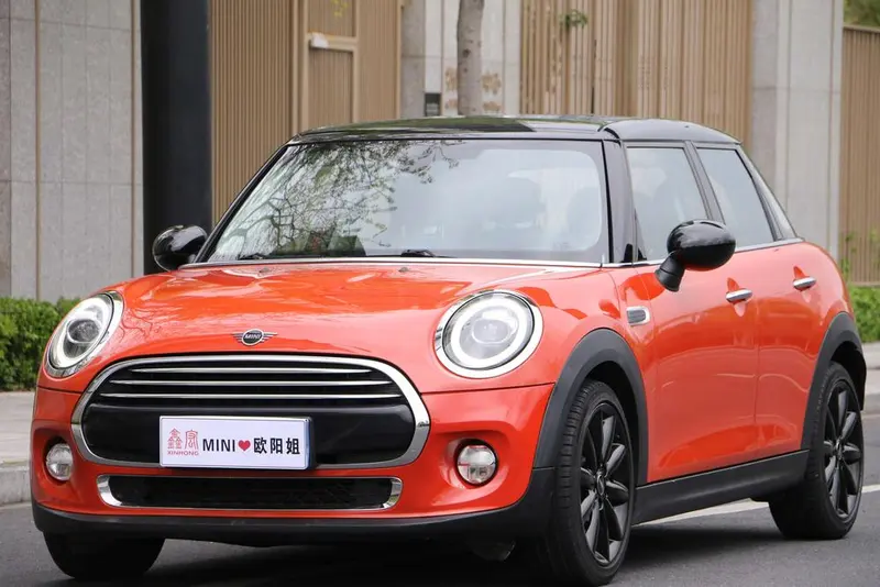 MINI MINI 1.5T COOPER Artist Edition, 2018 — фото 1