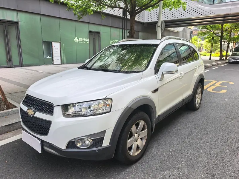 Chevrolet Captiva 2.4L 2WD Edition 7 Seater, 2014 — фото 1