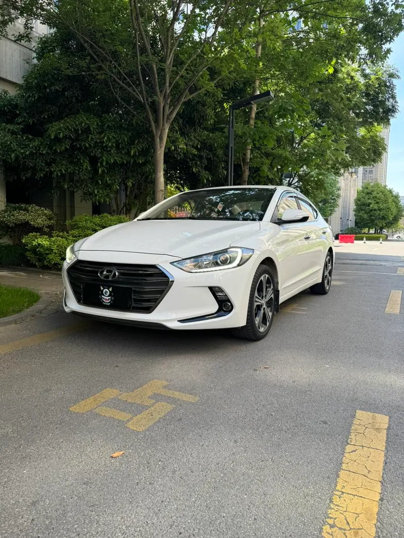 Hyundai Elantra Lingdong 1.4T Dual Clutch Stylish · Version, 2018 — фото 1