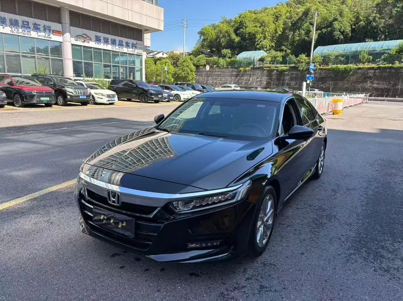 Honda Accord 260TURBO Elite Edition CN6, 2018 — фото 1