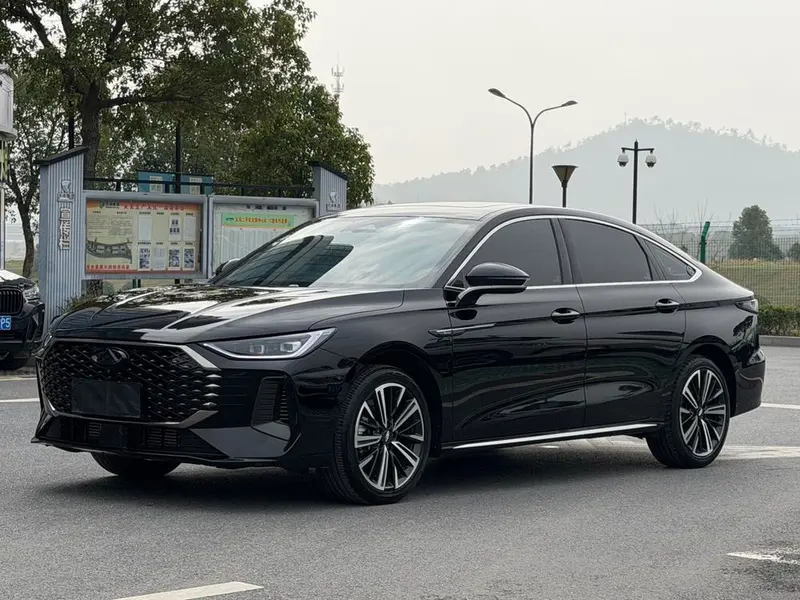 Chery Arrizo 8 PRO 1.6T DCT Комфорт, 2025 — фото 1