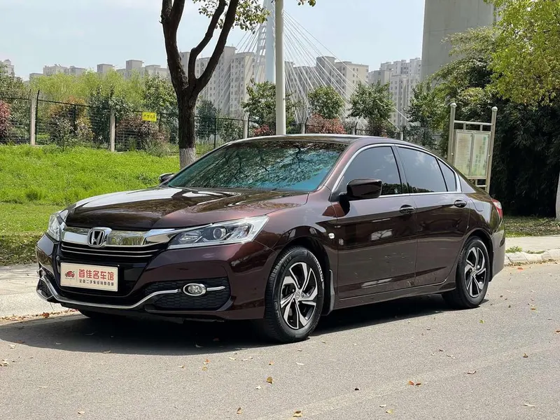 Honda Accord 2.0L Elite Edition, 2016 — фото 1