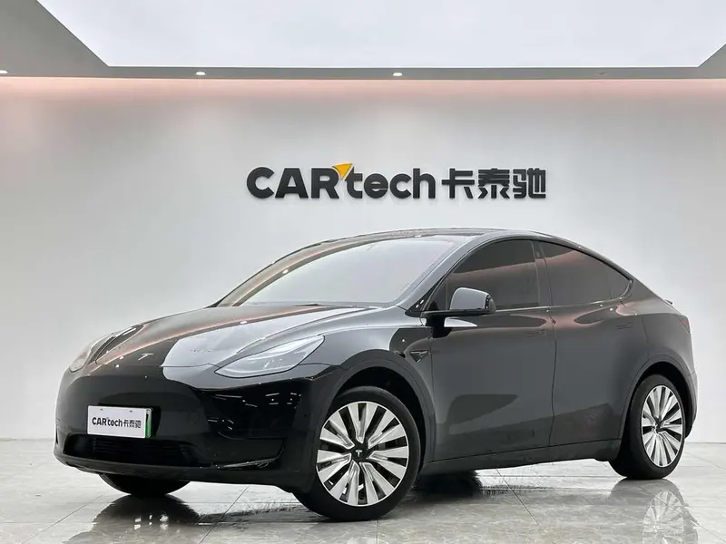 Tesla Model Y, 2023