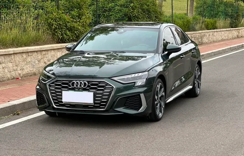 Audi A3 Facelift A3L Limousine 35 TFSI Luxury Sport Version, 2023 — фото 1