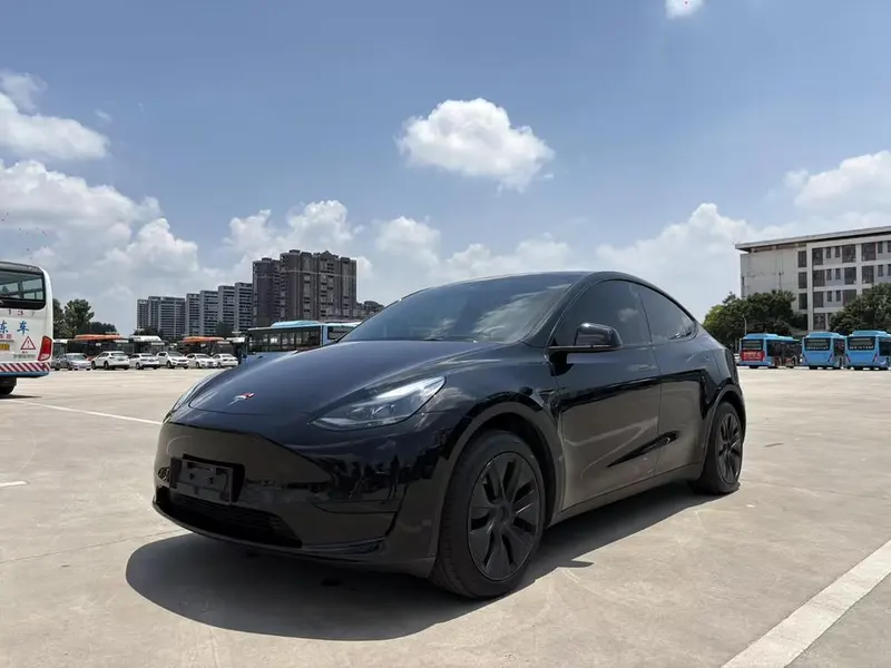 Tesla Model Y, 2023