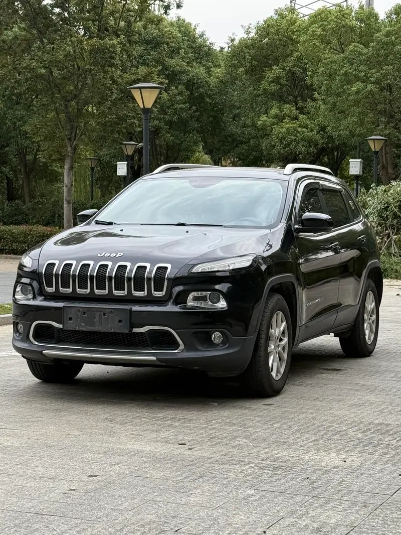 Jeep Cherokee, 2016