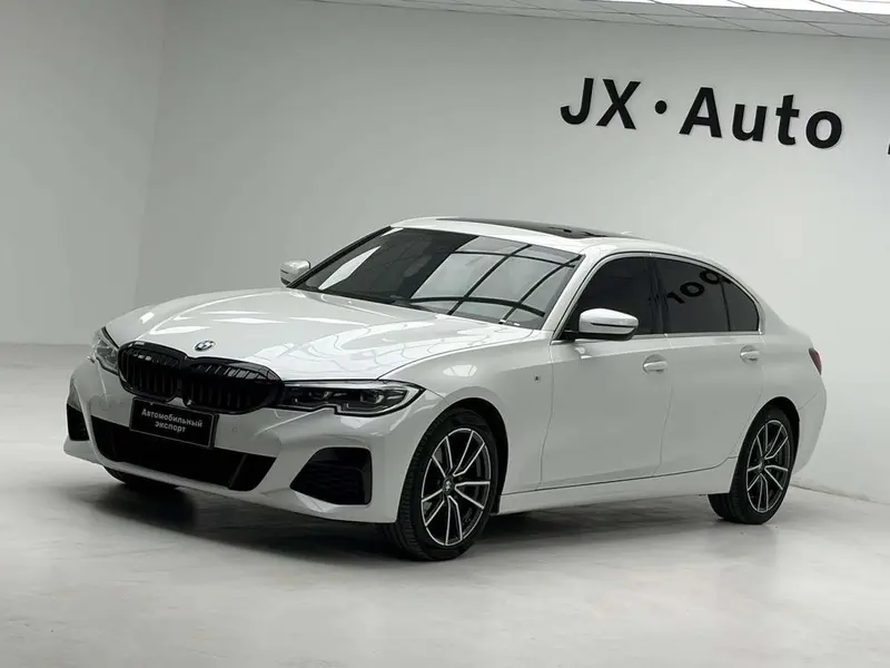BMW 3-Series, 2022