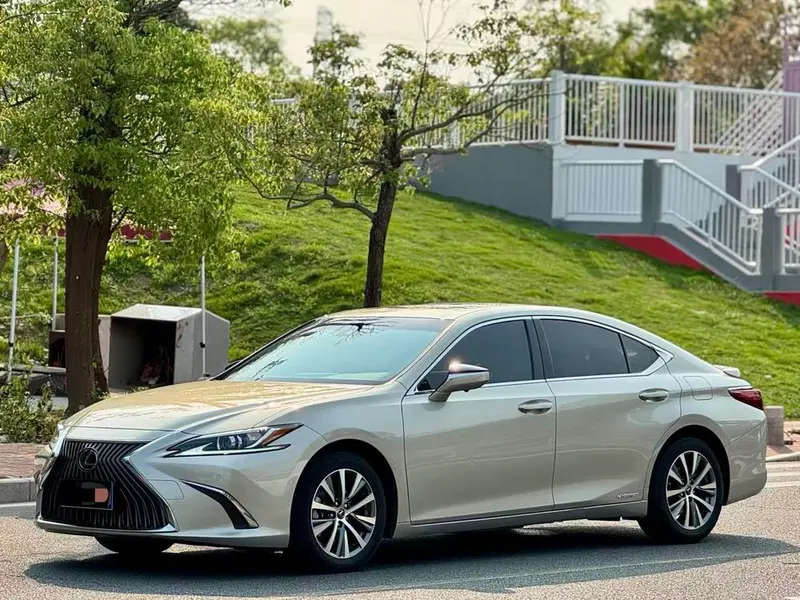 Lexus ES 300h Edition CN6, 2020 — фото 1