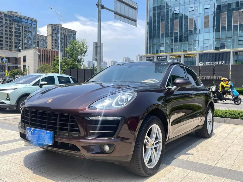 Porsche Macan, 2014