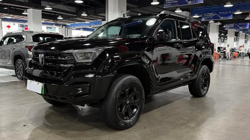 Tank 400 Hi4-T Offroad Edition, 2024 — фото 1