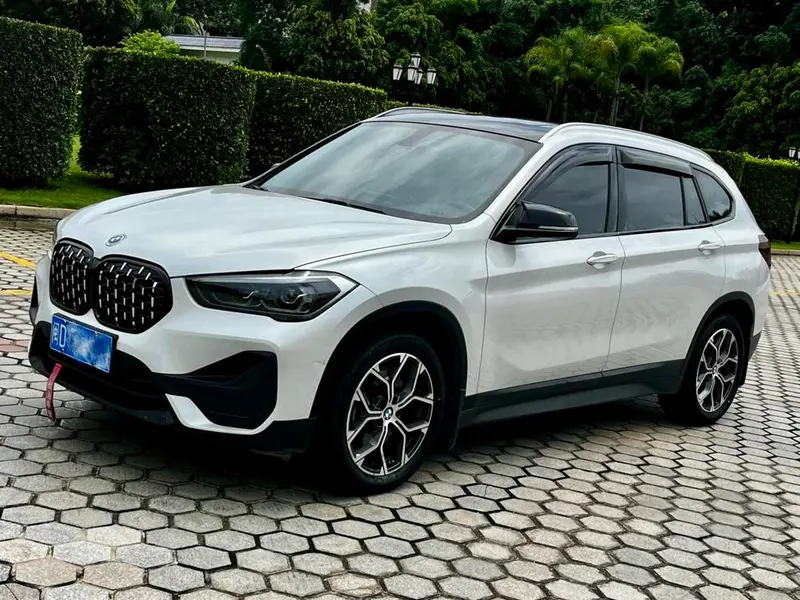 BMW X1 sDrive25Li Leading Version, 2022 — фото 1