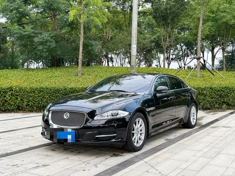 Jaguar XJ, 2012