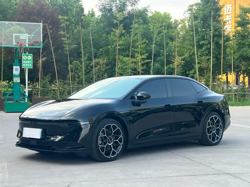 Zeekr 007, 2024