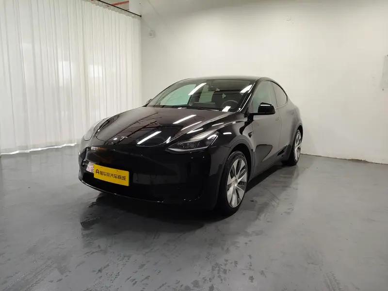 Tesla Model Y, 2022