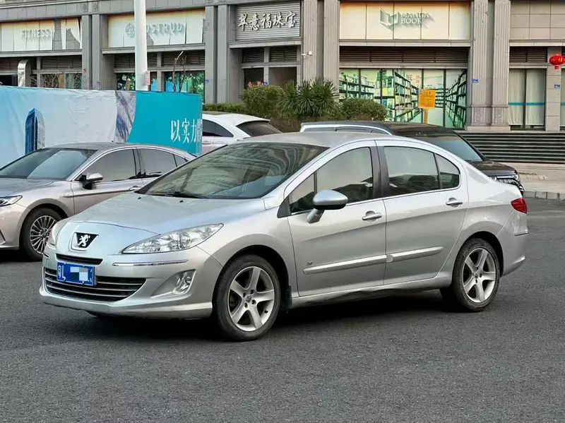 Peugeot 408 2.0L Auto Comfort Edition, 2010 — фото 1