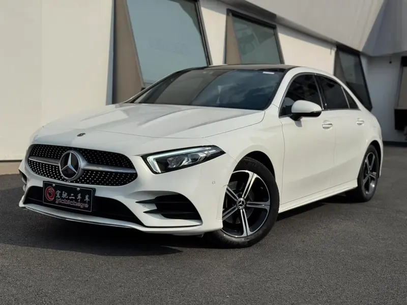 Mercedes-Benz A-Class Facelift A 200 L Sport Fashion Edition, 2022 — фото 1
